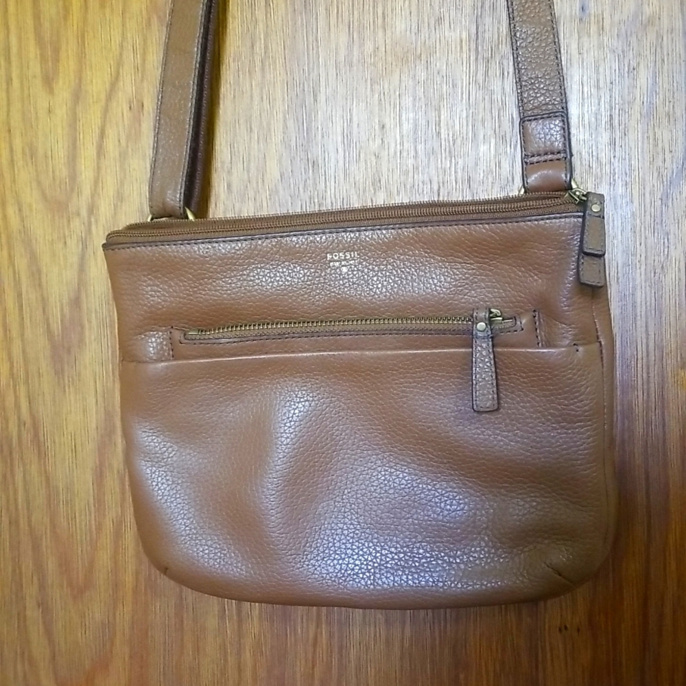FOSSIL brown leather crossbody bag